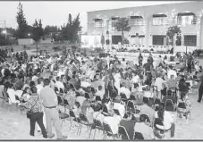  ??  ?? En el Pueblo Mágico de Parras se reunieron cientos de personas.