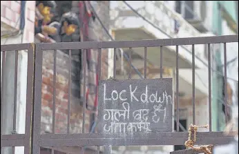  ?? SANCHIT KHANNA/HT ?? The lockdown has been marked by a widespread return of low-paid urban migrants, who undertook gruelling journeys by foot, on illegally running trucks and crammed into special trains.