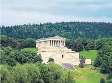  ?? Foto: Reuters ?? Jako zjevení Antický chrám uprostřed bavorských lesů na srázu nad Dunajem. To není fata morgána, ale německá Walhalla.