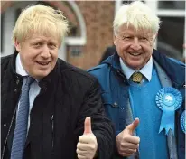  ?? ?? Thumbs up: Boris Johnson with father Stanley
