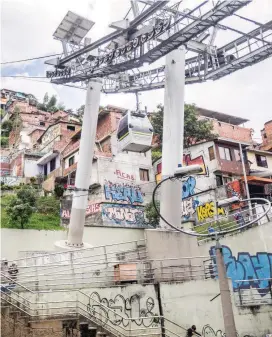  ?? FOTO RÓBINSON SÁENZ ?? El metrocable, que en el nororiente se inauguró en 2004, fue destacado por la comisión que visita Medellín.