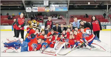  ?? COURTESY OF LAKESHORE PANTHERS ?? Members of the Lakeshore AA peewee Panthers pose after St-Jérôme tournament win on Sunday.