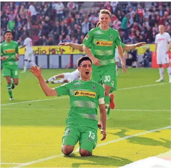  ?? FOTOS: DIRK PÄFFGEN, DIETER WIECHMANN, DPA ?? Lars Stindl jubelt am 8. April 2017 nach seinem Derby-Siegtor. Der Kapitän erzielt ein der 80. Minute das 3:2, nachdem die Kölner zwei Gladbacher Führungen ausgeglich­en hatten.