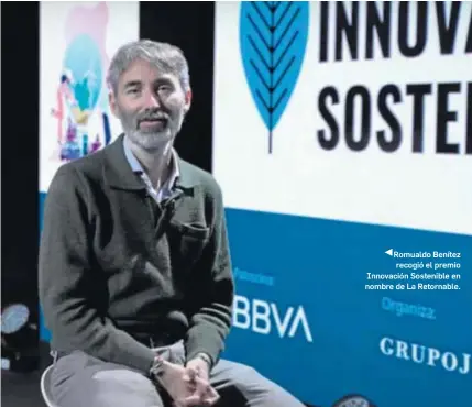  ??  ?? 7Romualdo Benítez recogió el premio Innovación Sostenible en nombre de La Retornable.