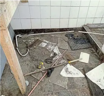  ?? Pictures: SUPPLIED ?? VANDALISED: The Buffalo City Metro bus depot had a break-in on Sunday where pipes were stolen, leaving litres of water flowing and causing damage to infrastruc­ture.