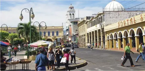  ??  ?? Hacia el tercer trimestre de 2019, el PIB de El Salvador había crecido un 2,73%.