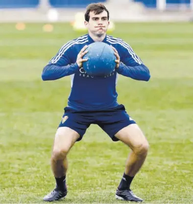  ?? JAIME GALINDO ?? Francho Serrano, durante un ejercicio en una sesión de entrenamie­nto en la Ciudad Deportiva.