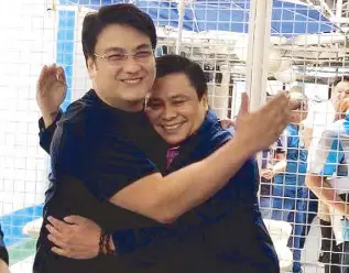  ??  ?? Former Sen. Jinggoy Estrada hugs fellow detainee former Sen. Bong Revilla before leaving the Camp Crame detention cell last Saturday. Right: File photo shows the cellmates during ‘freer’ times.