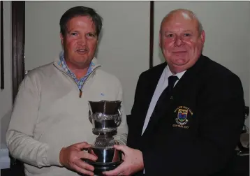  ??  ?? Wicklow Golf Club Golfer of the Year for 2017 Peter O’Hagan with Captain Tony Michaels.