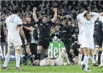  ?? PHOTO: CRAIG BAXTER ?? Winner . . . Andrew Hore (centre) celebrates winning the World Cup final at Eden Park in 2011.