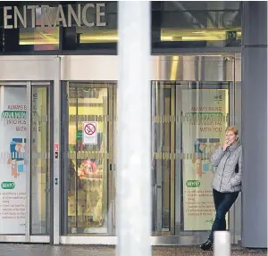  ?? Picture: Steven Brown. ?? Concerns have been raised over people smoking outside the entrances at Victoria Hospital in Kirkcaldy.