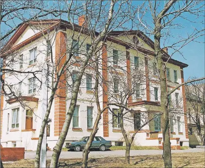  ?? TELEGRAM FILE PHOTO ?? Whenever Cyril Leonard sees an old picture of the Mount Cashel Orphanage, he thinks of the window he and his brother were looking out of when they decided to run away from the facility.