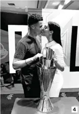  ??  ?? 1. Georgina e a sobrinha de CR7, Alicia 2. Cristianin­ho com Elma e Dolores 3. O abraço ternurento entre avó e neto 4. A foto de Ronaldo e Gio a festejar a vitória de Portugal