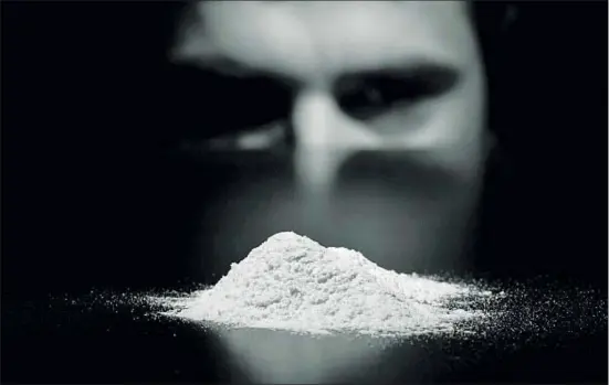  ?? MILOS JOKIC / GETTY ?? Las alteracion­es cerebrales que causa la cocaína convierten en una tarea realmente difícil abstenerse y no recaer
