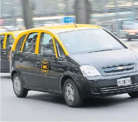  ??  ?? Más caros. Por la Ciudad circulan unos 37.000 taxis.