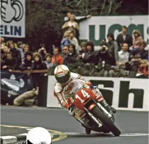  ??  ?? Mike Hailwood. Laverda’s 500 Montjuic was loud!