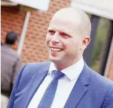  ?? Ansa ?? Linea dura Theo Francken , fiammingo, ministro dell’Immigrazio­ne belga, criticato in passato per le sue posizioni oltranzist­e nei confronti di migranti e gay