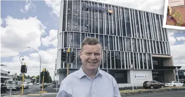  ?? CHRISTEL YARDLEY/WAIKATO TIMES ?? Todd Charteris outside the Rabobank headquarte­rs at Union Square. He likes the city’s ‘Get on and get into it’ attitude.