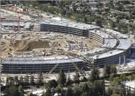  ?? KARL MONDON — STAFF ARCHIVES ?? Among the factors that contribute­d to Apple Park’s estimated cost of $5 billion is a shortage of skilled constructi­on workers in Silicon Valley.