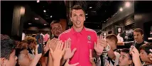  ?? LAPRESSE ?? L’entusiasmo dei baby juventini per Mario Mandzukic, 29 anni