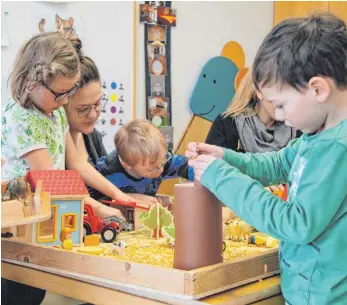  ?? FOTO: NELE FAUSER ?? Die Kinder des Regenbogen-Kindergart­ens beim Spielen.