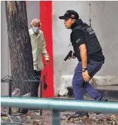  ??  ?? Operativo. El operativo en las barriadas de Caracas inició el jueves.