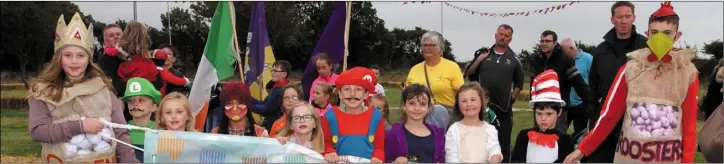  ??  ?? Kids in fancy dress forthe Kilmore Village Spud Festival.