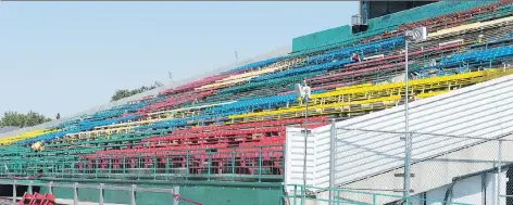  ?? TROY FLEECE ?? Dismantlin­g work continues at old Mosaic Stadium after the auction that saw the sale of items from the old stadium in Regina.