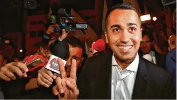  ?? Foto: Alessandro Di Meo, dpa ?? Luigi di Maio hat die Wahl im März mit seiner „Fünf-sterne-bewegung“gewonnen. Nun will er eines der wichtigste­n Verspreche­n aus dem Wahlkampf einlösen: das Bürgergeld.