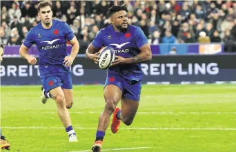  ?? Photo Midi Olympique - Patrick Derewiany ?? Jontahan Danty a pu assurer sa place au centre de l’effectif des Bleus face à l’Australie avant de sauter dans un taxi pour rejoindre sa femme à La Rochelle.
DE RETOUR À MARCOUSSIS CE LUNDI ?