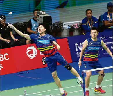  ??  ?? Buying time: Goh V Shem (left) and Tan Wee Kiong have gone two years without a title.