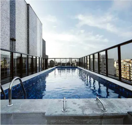  ?? Fotos divulgação ?? Piscina no terraço do empreendim­ento Share Consolação, em São Paulo, voltado para universitá­rios