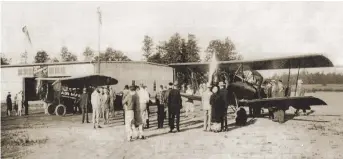  ??  ?? The first air mail arriving at the Lambeth airport in 1929.