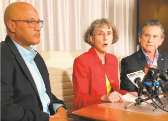  ?? Megan Cassidy / The Chronicle ?? Former Oakland Police Chief Anne Kirkpatric­k, who was fired in February, is flanked by former Chief Howard Jordan (left) and Councilman Noel Gallo at a news conference in March.