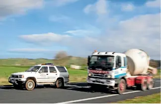  ?? DOMINICO ZAPATA / STUFF ?? The countrysid­e might be beautiful, but the Road Code forbids steering at the scenery