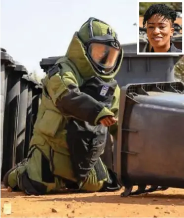  ??  ?? CONSTABLE Mammokso Motaung is one of a handful of female female bomb disposal specialist­s in the South African Police Service.