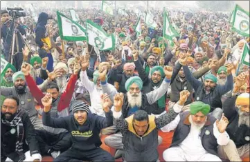  ?? SANJEEV KUMAR/HT PHOTO ?? Farmers protesting against the Centre’s agricultur­e laws at a rally in Muktsar on Thursday.