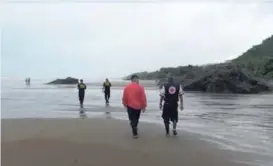  ?? ALFONSO QUESADA ?? La Cruz Roja extendió la búsqueda al mar.