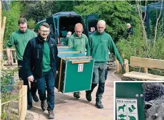  ?? Fotos: Thorsten Eckert ?? Ankunft eines Binturong am Orang-Utan-Haus und erster vorsichtig­er Kontakt mit der neuen Innenanlag­e