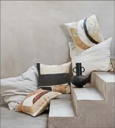  ??  ?? Accent pillows from the Leanne Ford Collection.