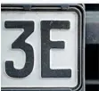  ?? FOTO: MARIJAN MURAT/DPA ?? Das Sonderzeic­hen mit angehängte­m „E“kann Vorteile beim Parken bringen.