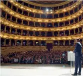  ?? (LaPresse) ?? Cento teatri Il premier Renzi ieri durante il suo intervento al Teatro Rossini di Pesaro, ha annunciato che farà un tour in cento teatri