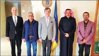  ??  ?? A group photo from the meeting between the Ukrainian ambassador and Al-Watan Sweets Co official.