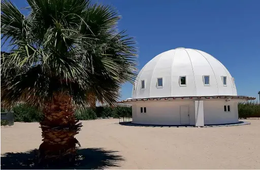  ??  ?? ABOVE: The Integratro­n, built by contactee George Van Tassell in the Mojave Desert. BELOW: These days, you can join other visitors for a ‘sound bath’ inside the building.