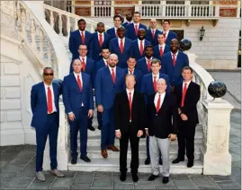  ??  ?? C’est la première fois que l’ASM Basket, depuis son retour dans l’élite, recevait pareil honneur : la Roca Team au grand complet a été reçue hier en fin d’aprèsmidi au Palais de Monaco par le Prince Albert en personne. Preuve que si le titre de...