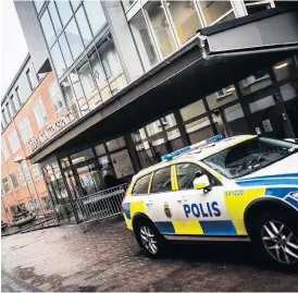  ?? Bild: Andreas Olsson ?? En man med långt belastning­sregister döms till fängelse för grovt vapenbrott, men frias tillsamman­s med en medåtalad man helt för skjutninge­n i Munkedal i mars i år.