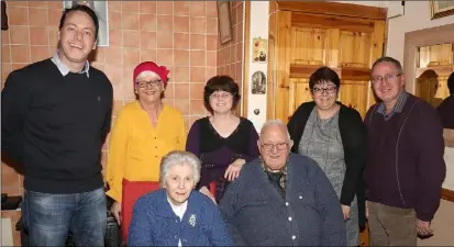  ??  ?? Mary and Charles Christophe­r, Coolbawn, Fern with sons, Charles Jnr. and Walter and daughters Theresa, Margaret and Mary Ann on Saturday afternoon.