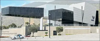  ??  ?? • foto: el comercio El edificio en donde funcionó la sede de Unasur se ubica en la Mitad del Mundo.