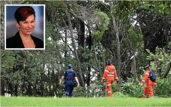  ?? Photo: Bev Lacey ?? TRAGEDY: Police and State Emergency Services crews search the Toowoomba escarpment near Mount Lofty for (inset) Kerryn Buscombe.
