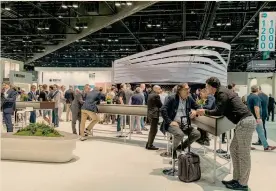  ??  ?? Trattative Trattat ive e affari. Imprendito­ri e buyer all’ultima edizione di Coverings 2019 tenutasi a Orlando in Florida. L’edizione 2020, prevista a New Orleans è stata cancellata. L’edizione 2021 si terrà dal 7 al 9 luglio a Orlando in Florida